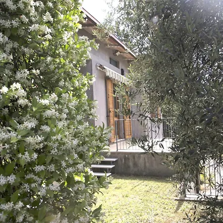 Casa Mia -per Sentirti A Casa Tua - Giardino, Parcheggio E Jacuzzi Vakantiehuis